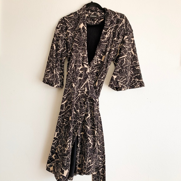 Betabrand Dresses & Skirts - BETABRAND WRAP DRESS SIZE MEDIUM MINT COND.